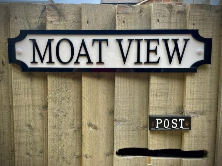 Moat View Free Parking, Central, Ev Plug 约克 外观 照片
